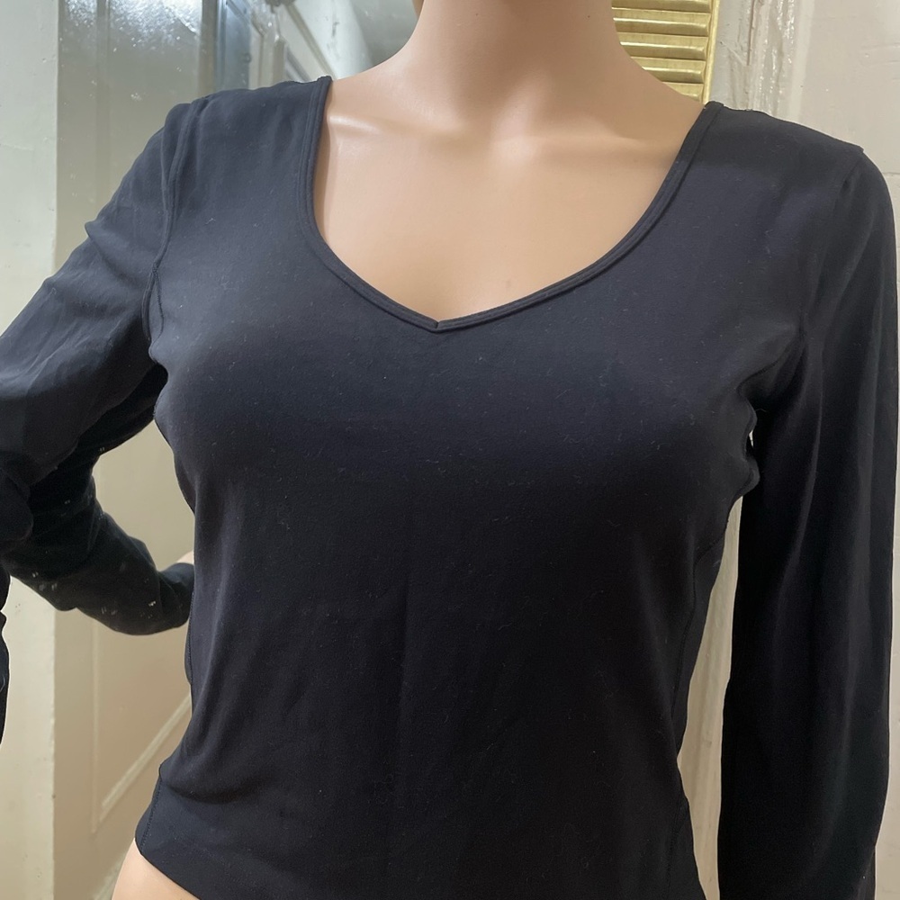Lululemon Women's Black V-Neck Top - Picture 9 of 16